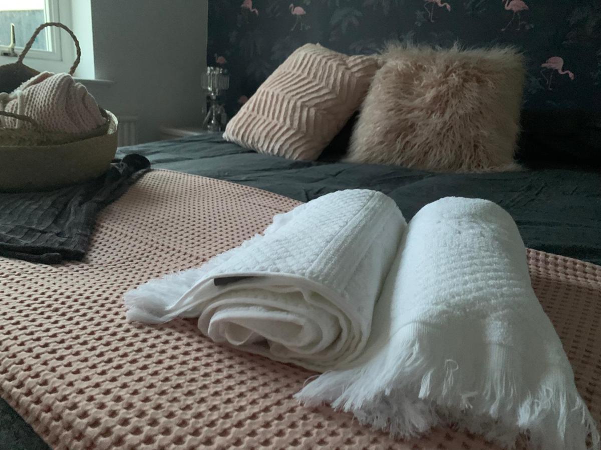 Shore Lodge. 4 Bed Bungalow Only Mtrs From The Beach. Sleeps 8 Sutton-on-Sea Zewnętrze zdjęcie
